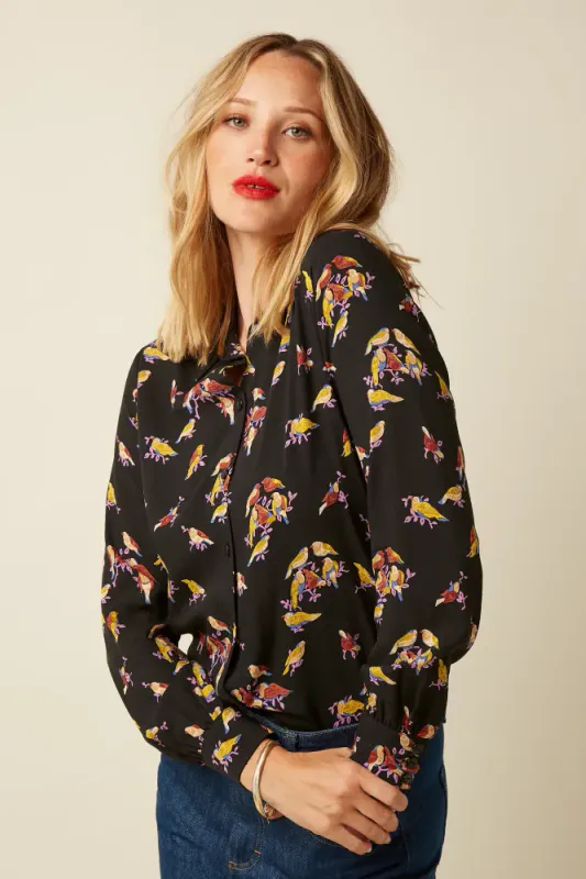  Maisie Tatum bluse